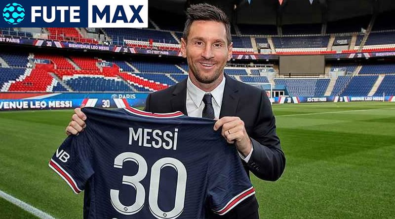 Jogador Messi entrando no PSG