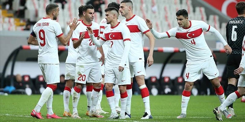 Cầu Thủ Turkey - Những Người Hùng Của Đất Nước Và Châu Lục